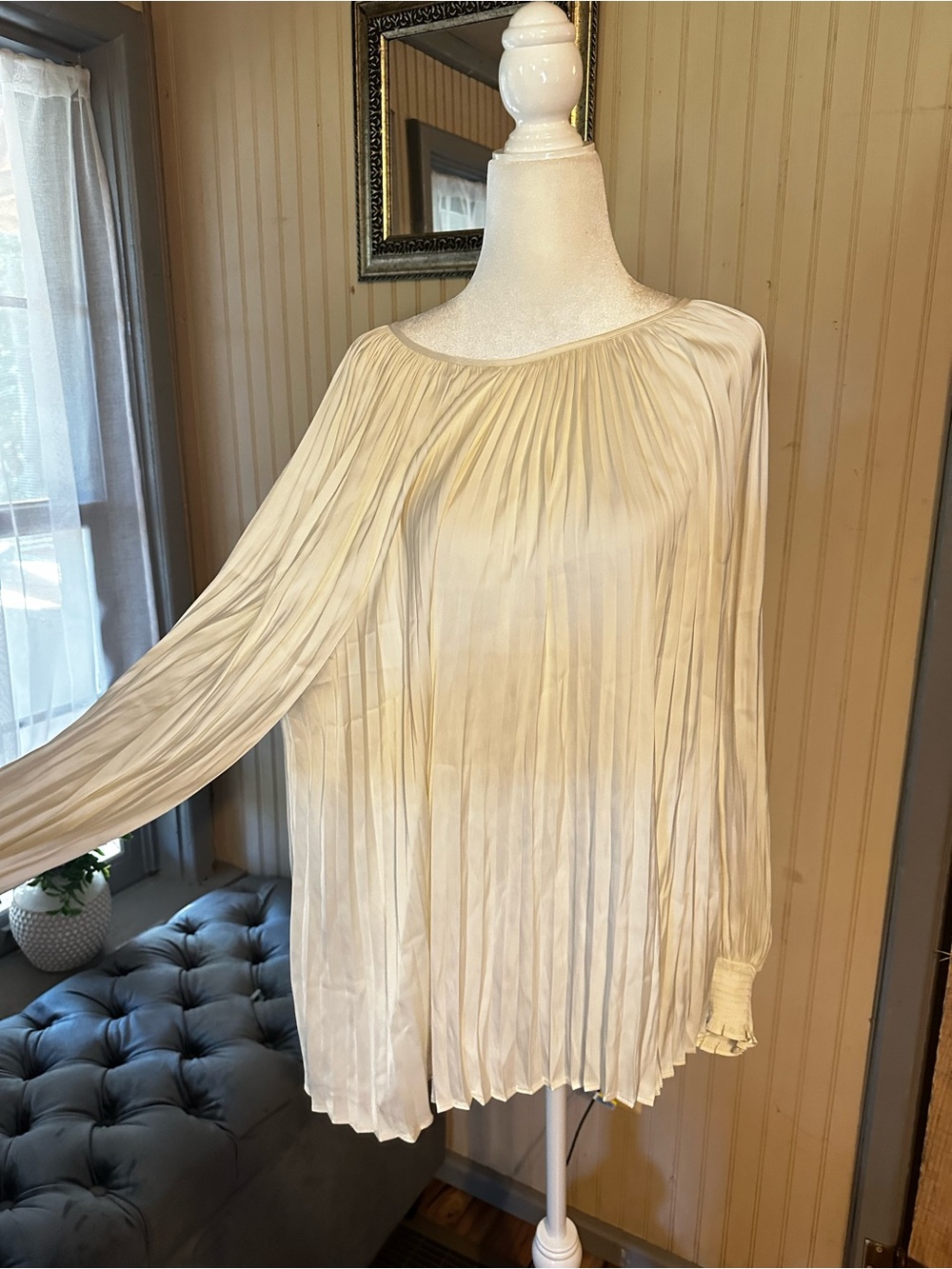 Lane Bryant Pleated Blouse Cream Ivory Long Sleeve Swing Top Size 18/20 NWT